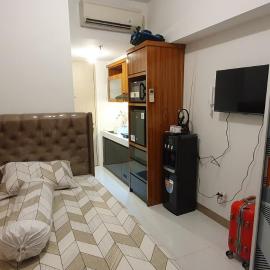 Tokyo Riverside Apartment Studio at PIK2، فندق في Gedong