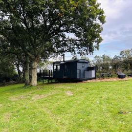 Lodge on Teign River 1 Bed Sleeps 2 Parking, hotel in Newton Abbot
