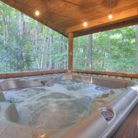 Apple Blossom Cabin by Amish Country Lodging, hotel in Millersburg