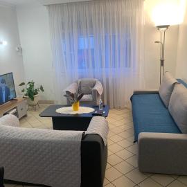 Maison 4 à 8 personnes, hotel in Faches-Thumesnil