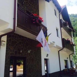 Hotel Popasul Regelui Transalpina, hotell i Tău Bistra