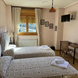 Hotel Pico Espiguete, hótel í Alba de los Cardaños