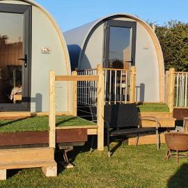 "PONY POD" at Nelson Park Riding Centre Ltd - GLAMPING POD also available the fox pod and Trailor Escapes- BIRCHINGTON, RAMSGATE, BROADSTAIRS MARGATE, hotel u gradu Kent