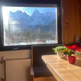 Idyllic Retreat Next to an Elven Forest, hotel in Gozd Martuljek