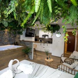 Jungle Room Jacuzzi Privé Évasion en amoureux