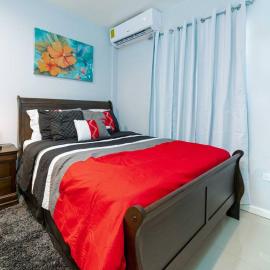 Hibiscus Cottage (Mercy's Place), hotell i Buckleys