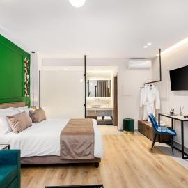 Princess of Axos Luxury Suites، فندق في Axós