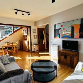 Casa Mya. A Modern Duplex in the Spanish Pyrenees, hotel sa Aso de Sobremonte
