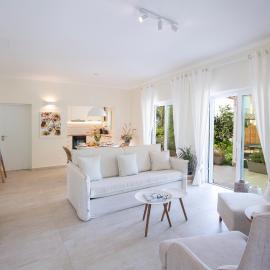 Villa Kallisti - private villa with hot tub, large garden, close to the beach