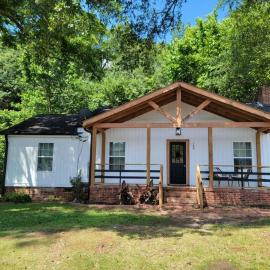 Town-Center Sanctuary:Cozy 3BD for Relocation, hotell i Duncan