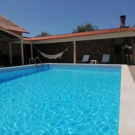 Private Pool & House - Serenity Villa, hotel u gradu Ansiao
