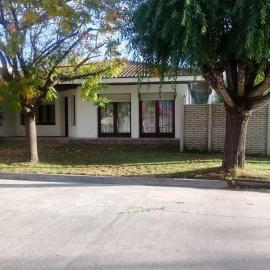 Casa Grande en Necochea, Proxima a la Playa