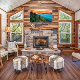 Misty Mountain Cabin, Great Smoky Mountains, מלון בסביירוויל