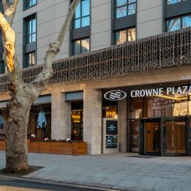 Crowne Plaza Istanbul - Ortakoy Bosphorus by IHG, хотел в Истанбул