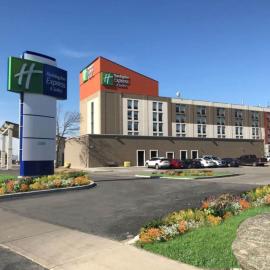 Holiday Inn Express & Suites Toronto Airport West by IHG, hotel u gradu 'Mississauga'
