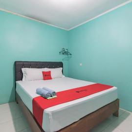 RedDoorz near Pantai Ujung Genteng, hotel v destinaci Cijaringao