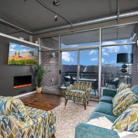 Luxury Condo in Akron Northside District, hotel in Akron