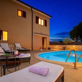 Villa Dobran by IstriaLux, hotel a Rebići