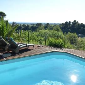 Chalet, quiet, with view and pool (at summertime), hotel in Ventenac-Cabardès