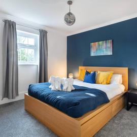 Newly Renovated 2 Bed Cottage - Long Stay Reduce Rate, hotel in Windsor