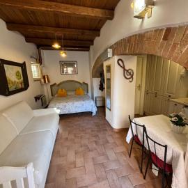 LA SUITE