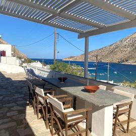 Renovated traditional family house in Sifnos, hotel v destinácii Kamáres
