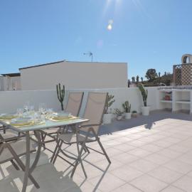 Apartamento entero con solárium en Sabinillas, con piscina y al lado del Puerto de la Duquesa