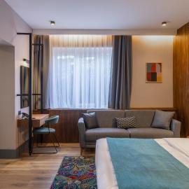 Hotel Square by MARGO، فندق في بريشتيني