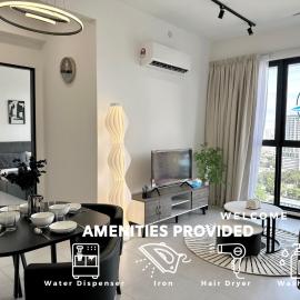 Georgetown Modern Stylish Urban 3BR, InfinityPool with Seaview, 3 Queen bed, hotel in Jelutong