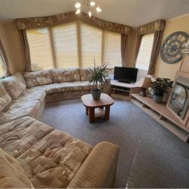 Spacious & welcoming 6th Berth Caravan California Cliffs Holiday Park, Norfolk Coast