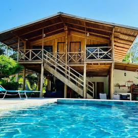 Casa Gratitud, hotel in Paquera