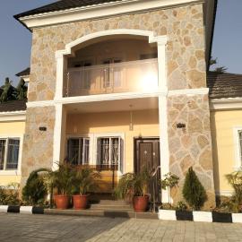 Dazzle Hotels and Apartments Riverpark, hotelli kohteessa Rubuchi