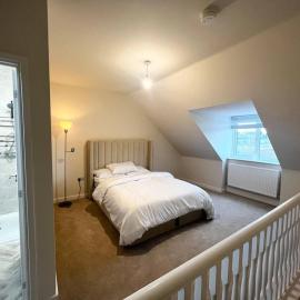 3-Bed House Sleeps 5 Free Parking