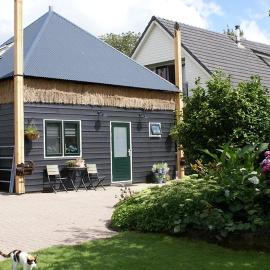 Romantisch Vakantiehuis de Hooiberg, hotel a Berkenwoude