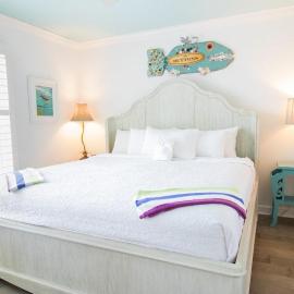 Two Bedroom Two Queen and One King, Sleeps 6