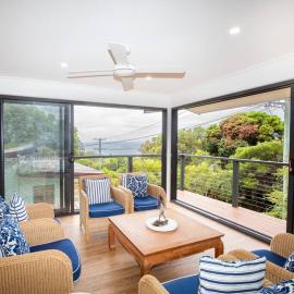 Island Hideaway + 1 min to Cylinder Beach + Sleeps 10, hotelli kohteessa Point Lookout