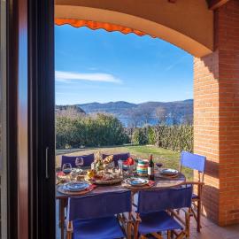 La Luna nel Lago Lake View Garden - Happy Rentals, hotel in Ispra
