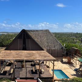 Mango Beach Resort، فندق في بارايا دو توفو