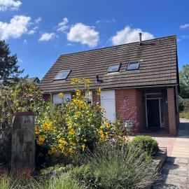Cosy Vacation home with large fenced garden – hotel w mieście Bruinisse