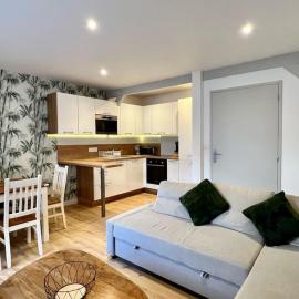 Cosy 2 bedroom home between Arcachon and Bordeaux, hotel din Salles
