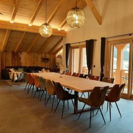 Chalet La Ferme d'Aimé, neuf, 15 personnes، فندق في Entremont