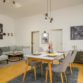 SweetHome - Luxus pur - große Küche, Terrasse, Stellplatz, WiFi
