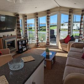 Lovely and Bright Caravan Haven Littlesea with views across the Fleet Lagoon, hotelli kohteessa Weymouth