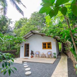 Coconut Cabin - Hiriketiya Beach, hotel in Hiriketiya