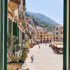 Spacious 1Bedroom on the Main Square of Kotor