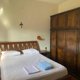 Sobrado familiar para até 7 pessoas a 5 mim da Basílica、アパレシーダのホテル