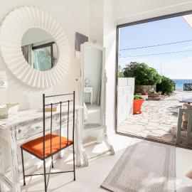 Louiza Apartments, hotel in Agios Gordios