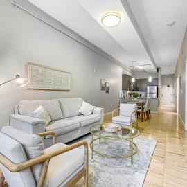 Beautiful 2BR2BA in Bldg connected to Skywalk