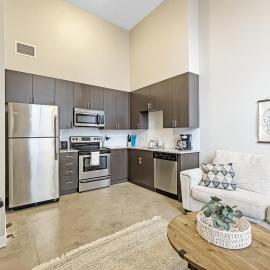 Large 1 Bed apt in the Heart of Downtown