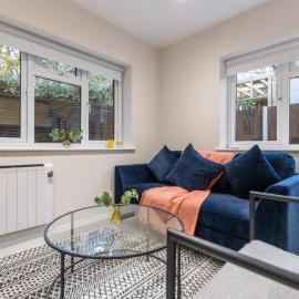 Tranquil Retreat in Hendon: Comfort & Style Await, hotel in The Hyde